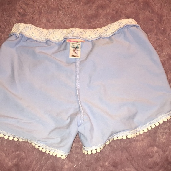 Blue and white lace shorts - Picture 5 of 5